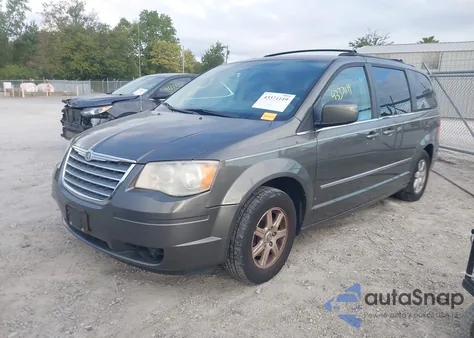 2010 Chrysler Town & Country Touring from USA, damaged, VIN 2A4RR5D12AR300279